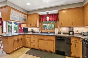W6462 Lakeview Ct, Menasha, WI 54952 - Photo 4