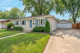 1942 Harold St, Green Bay, WI 54302 - Photo 2