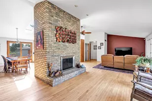 1131 St Agnes Dr, Green Bay, WI 54304 - Photo 6