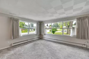 802 Ernst Dr, Green Bay, WI 54304 - Photo 6