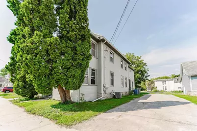 687 Central Street, Oshkosh, WI 54901 - Photo 30