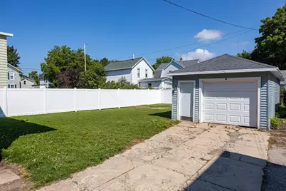 238 W Irving Avenue, Oshkosh, WI 54901 - Photo 30