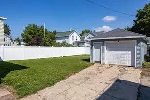 238 W Irving Ave, Oshkosh, WI 54901 - Photo 30