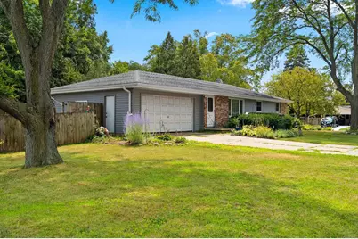 2661 Clive Street, Green Bay, WI 54313 - Photo 2