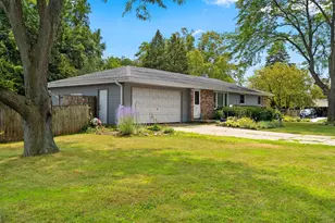2661 Clive St, Green Bay, WI 54313 - Photo 2
