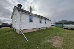 109 N Richmond St, Gillett, WI 54124 - Photo 4