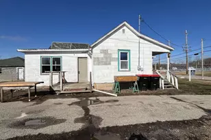 109 N Richmond St, Gillett, WI 54124 - Photo 2