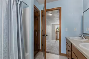W5876 Blue Bonnet Dr, Appleton, WI 54915 - Photo 46