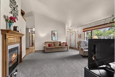 3487 Chatsworth Drive, Green Bay, WI 54313 - Photo 6