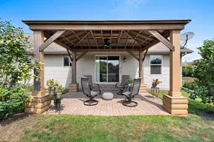3487 Chatsworth Dr, Green Bay, WI 54313 - Photo 4
