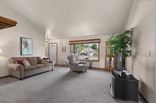 3487 Chatsworth Dr, Green Bay, WI 54313 - Photo 8