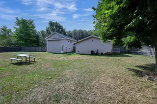 215 7th St, Oconto, WI 54153 - Photo 22