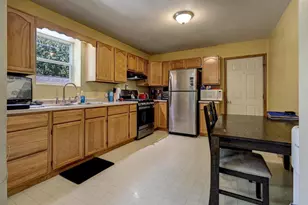 215 7th St, Oconto, WI 54153 - Photo 12