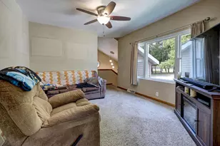 215 7th St, Oconto, WI 54153 - Photo 10
