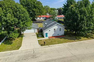 215 7th St, Oconto, WI 54153 - Photo 4