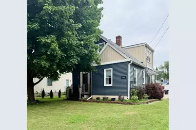 1402 W Murdock Avenue, Oshkosh, WI 54901 - Photo 1