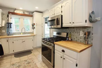 1402 W Murdock Avenue, Oshkosh, WI 54901 - Photo 4
