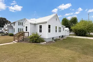 1900 16th Ave, Menominee, MI 49858 - Photo 2