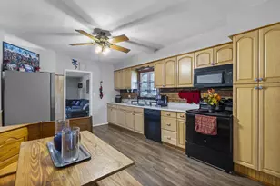 1222 Knapp St, Oshkosh, WI 54902 - Photo 4