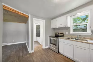 524 S 6th St, De Pere, WI 54115 - Photo 8