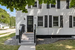 402 E Harding Dr, Appleton, WI 54915 - Photo 2