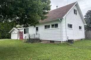 1918 Alaska St, Oshkosh, WI 54902 - Photo 1