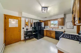 1918 Alaska St, Oshkosh, WI 54902 - Photo 12