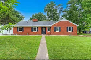 434 Beaupre St, Green Bay, WI 54301 - Photo 1