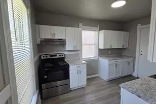 803 N Broadway, Green Bay, WI 54303 - Photo 38