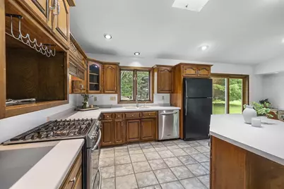 2100 Westline Road, Green Bay, WI 54313 - Photo 8