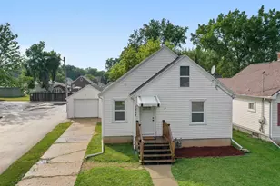 1202 12th Ave, Green Bay, WI 54304 - Photo 2