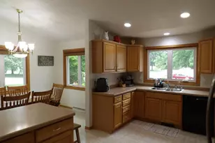 209 Windfield Ct, Wrightstown, WI 54180 - Photo 8