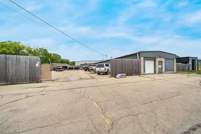 2825 Bowen Street, Oshkosh, WI 54901 - Photo 2