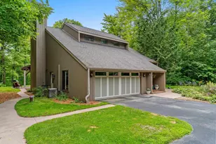 4430 Country Aire Ct, Hobart, WI 54155 - Photo 2