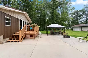 W4933 Woodland Rd, Bonduel, WI 54107 - Photo 6