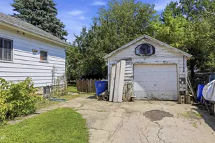526 Boyd St, Oshkosh, WI 54901 - Photo 22