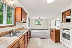 2380 Riverview Dr, Green Bay, WI 54313 - Photo 4