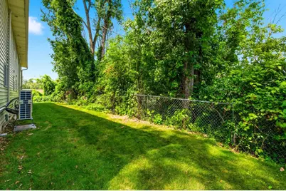 2380 Riverview Drive, Green Bay, WI 54313 - Photo 28