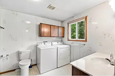 2380 Riverview Drive, Green Bay, WI 54313 - Photo 10