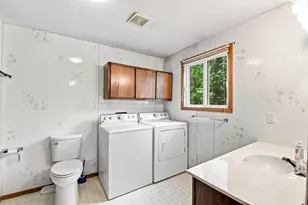 2380 Riverview Dr, Green Bay, WI 54313 - Photo 10