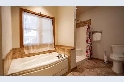820 Woodland Circle, Waupaca, WI 54981 - Photo 18