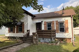 812 Mt Vernon St, Oshkosh, WI 54901 - Photo 1