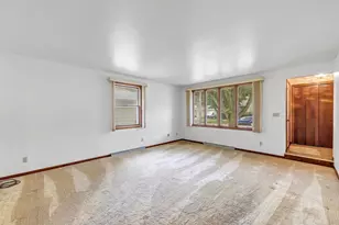 1343 Emilie St, Green Bay, WI 54301 - Photo 4