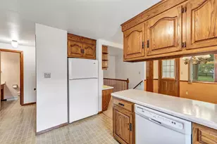 1343 Emilie St, Green Bay, WI 54301 - Photo 8