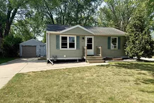 521 Cottage Grove Ave, Green Bay, WI 54304 - Photo 2