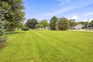 1514 Watercress Cir, West Bend, WI 53095 - Photo 38