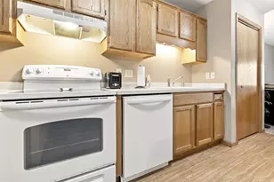 1514 Watercress Cir, West Bend, WI 53095 - Photo 4