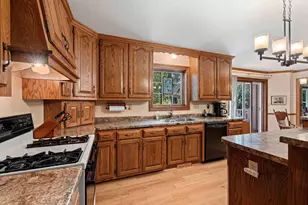 2495 Shady Oak Dr, Green Bay, WI 54304 - Photo 10