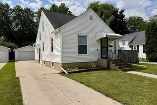 352 E 11th St, Fond du Lac, WI 54935 - Photo 1