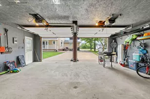 1010 S Pearl St, New London, WI 54961 - Photo 28